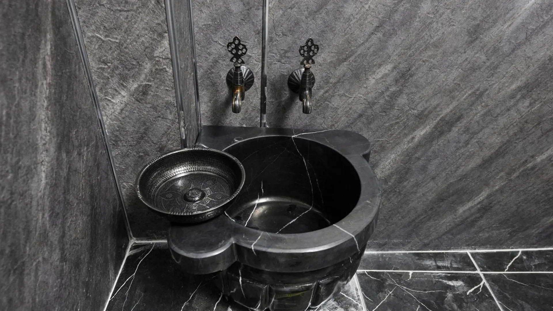 Alina Palas Istanbul Apartment